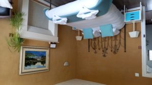 Chambre lumineuse avec les murs que sont faits avec terre et de végétation à côtes d'armor - bretagne